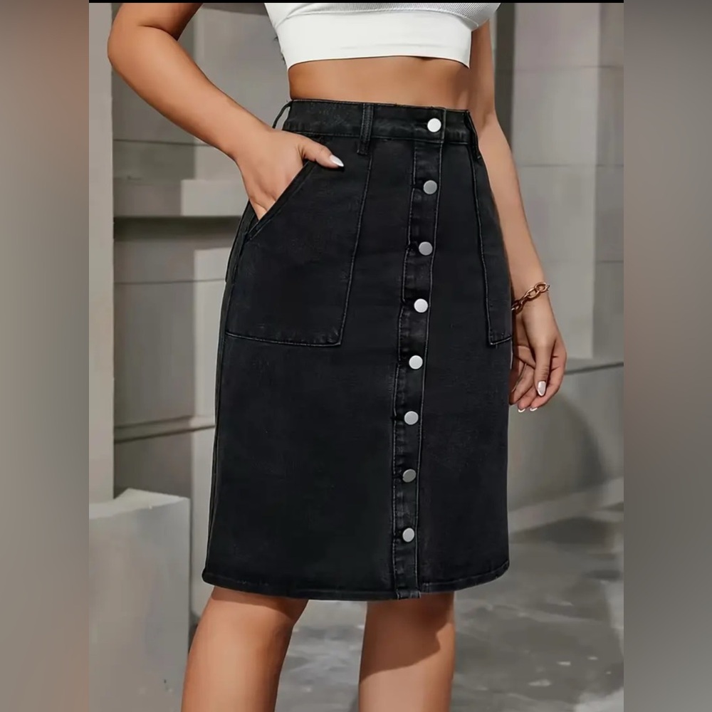 women’s black stretch button midi denim skirt size XL